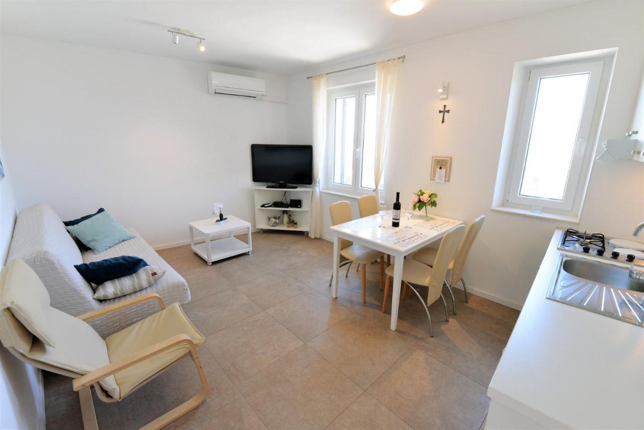 Beach Apartment Vami With Sea View Murter Extérieur photo